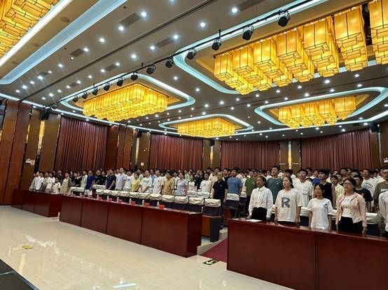 说明: J:\5.伟德国际(2022年11月始)\照片\【20240929】2024级本科新生开学典礼\微信图片_20241008093921.jpg
